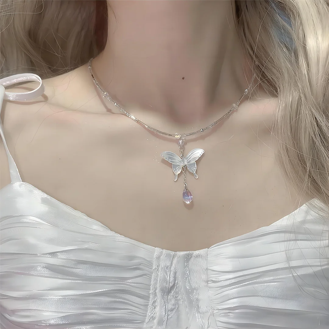 Charming Pearl Shell Butterfly Pendant Crystal Necklace