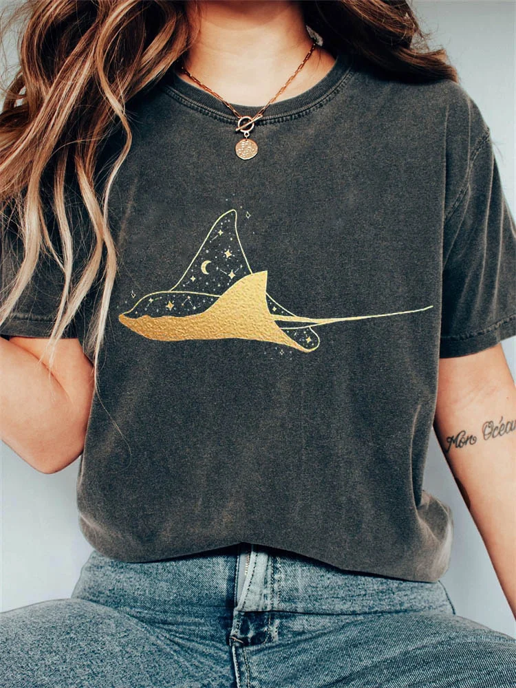 Golden Manta Ray & Starry Sky Art Vintage Washed T Shirt