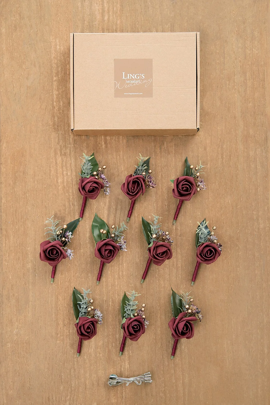 Boutonnieres for Guest in Burgundy