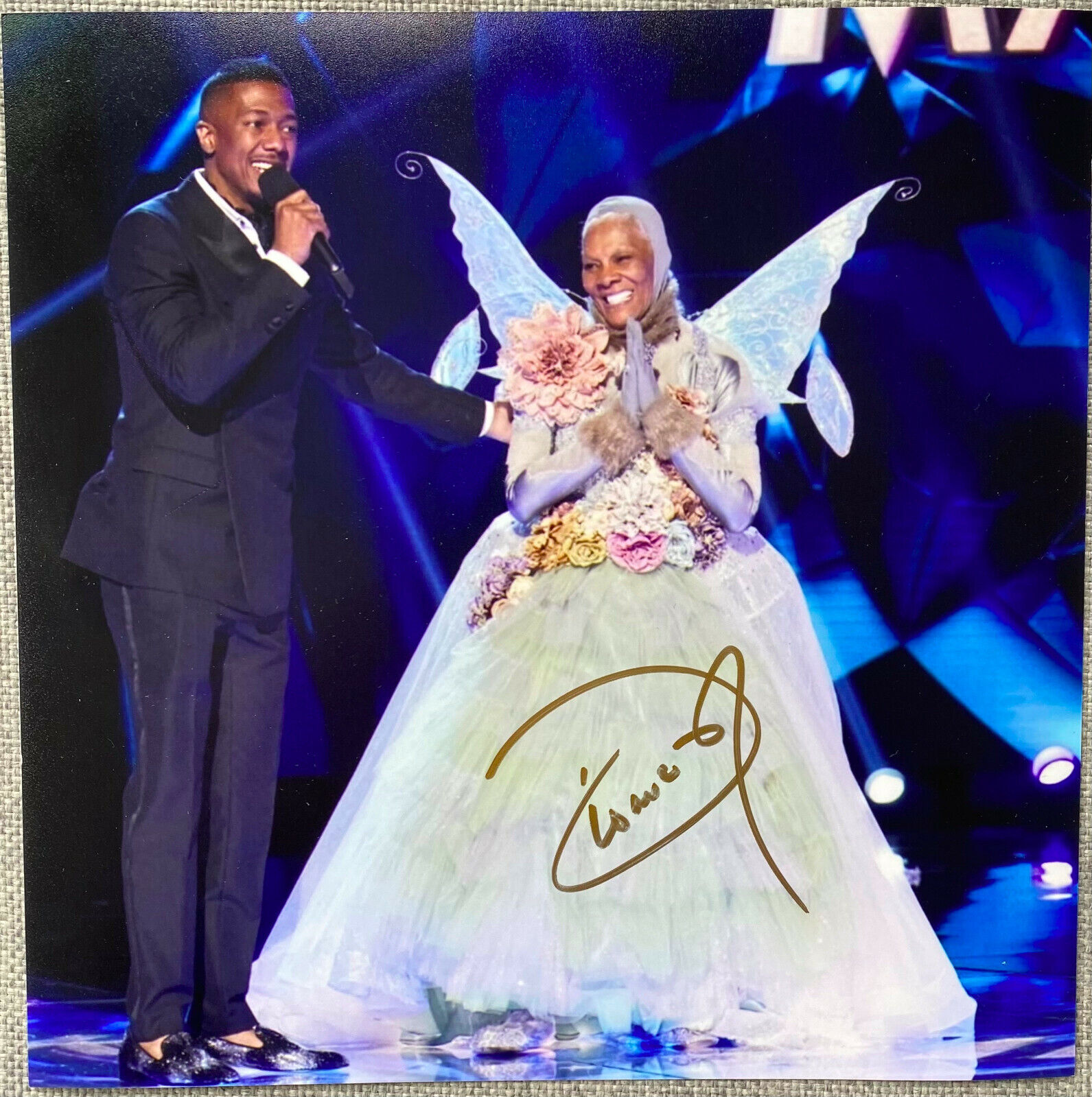 Dionne Warwick Signed In-Person 8x8 Color Photo Poster painting - The Masked Singer, Nick Cannon