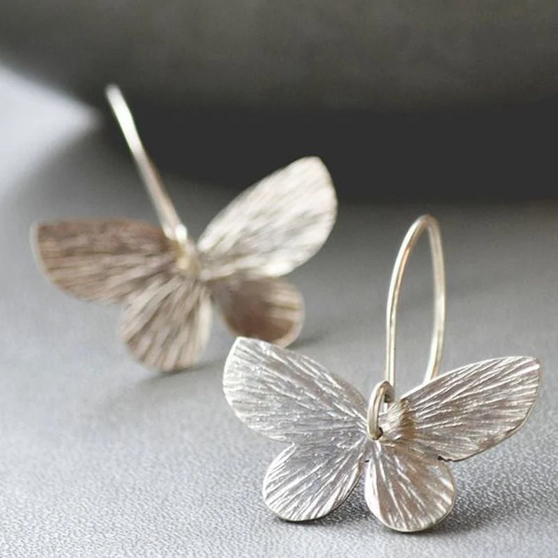 Retro Trend Women Drop Earrings Silver Color Hand Carved Pattern Butterfly Dangle Earring Fine Engagement Jewelry Gift