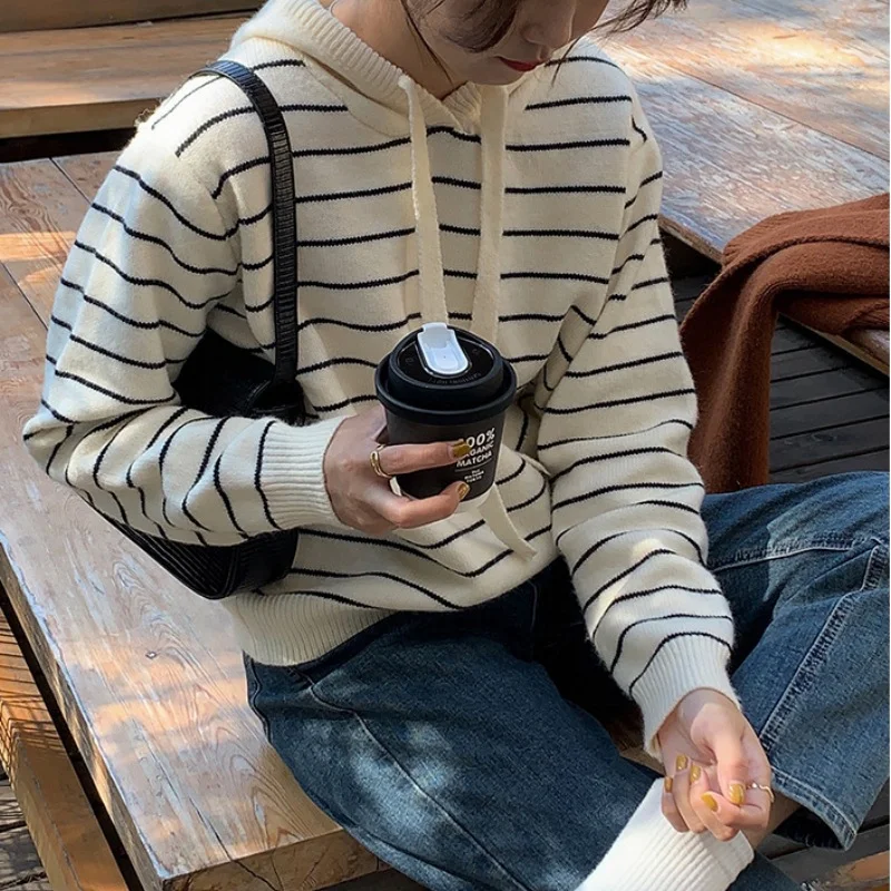 Ueong Ueong Female Languid Lazy Set Head Spring And Autumn New Style Stripe Hooded Knit Design Sense Small Minority Knit Outside Wear Hoodie Jacket