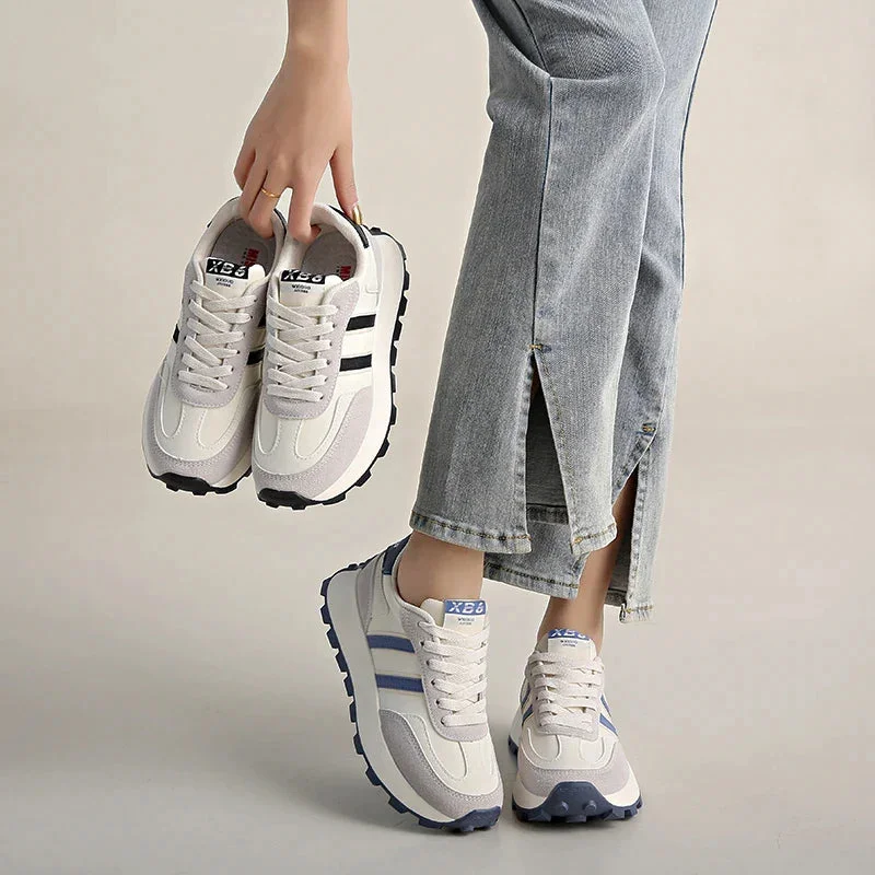 Vogue sneakers with lightweight sole 