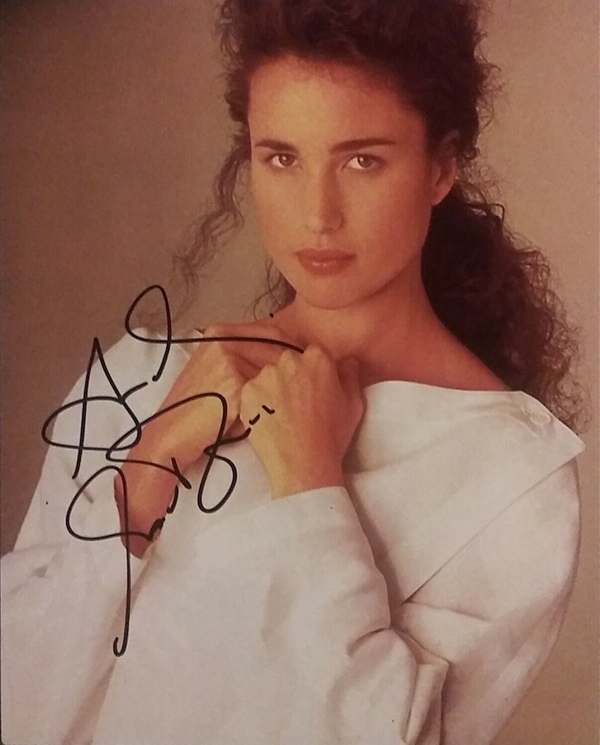 Andie MacDowell signed 8x10