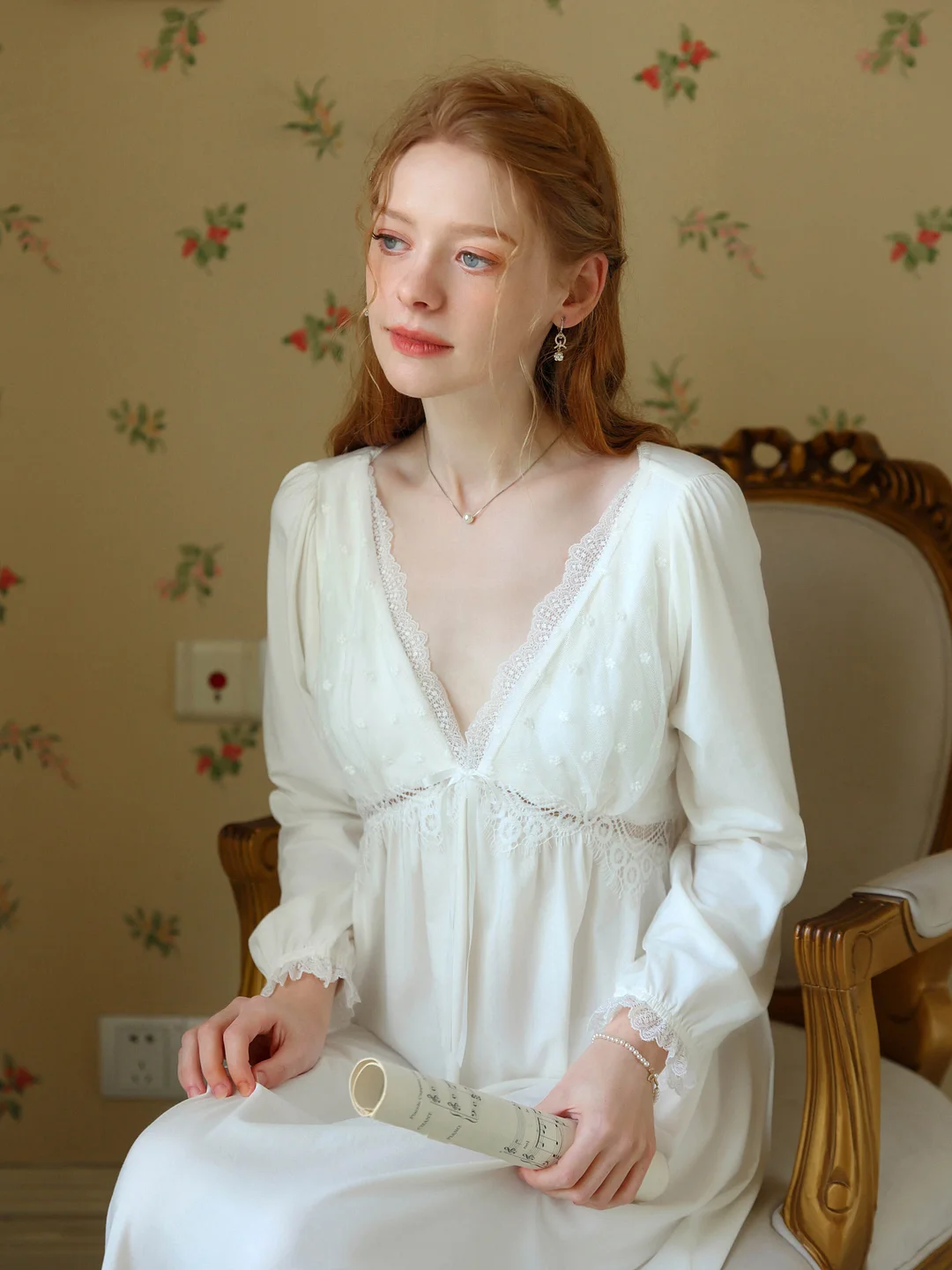 Vintage Lace French Court V-neck Long Sleeves One-piece Nightgown
