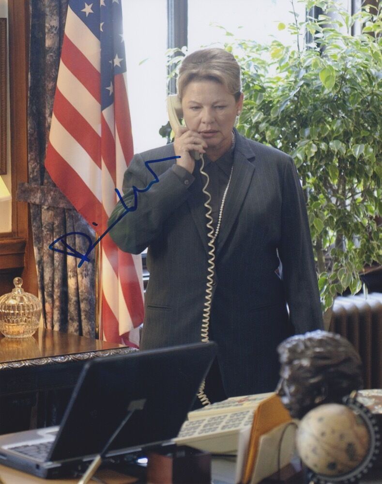 Dianne Wiest signed authentic 8x10 Photo Poster painting COA