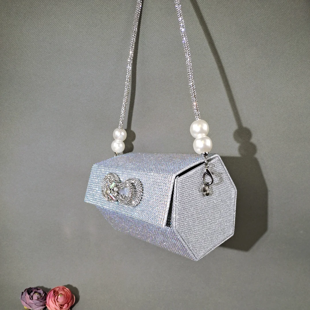 QSGFC 2022 Silver color popular pointed Full of diamonds and shiny shoes with bags, banquet shoes and bags, and friends party s