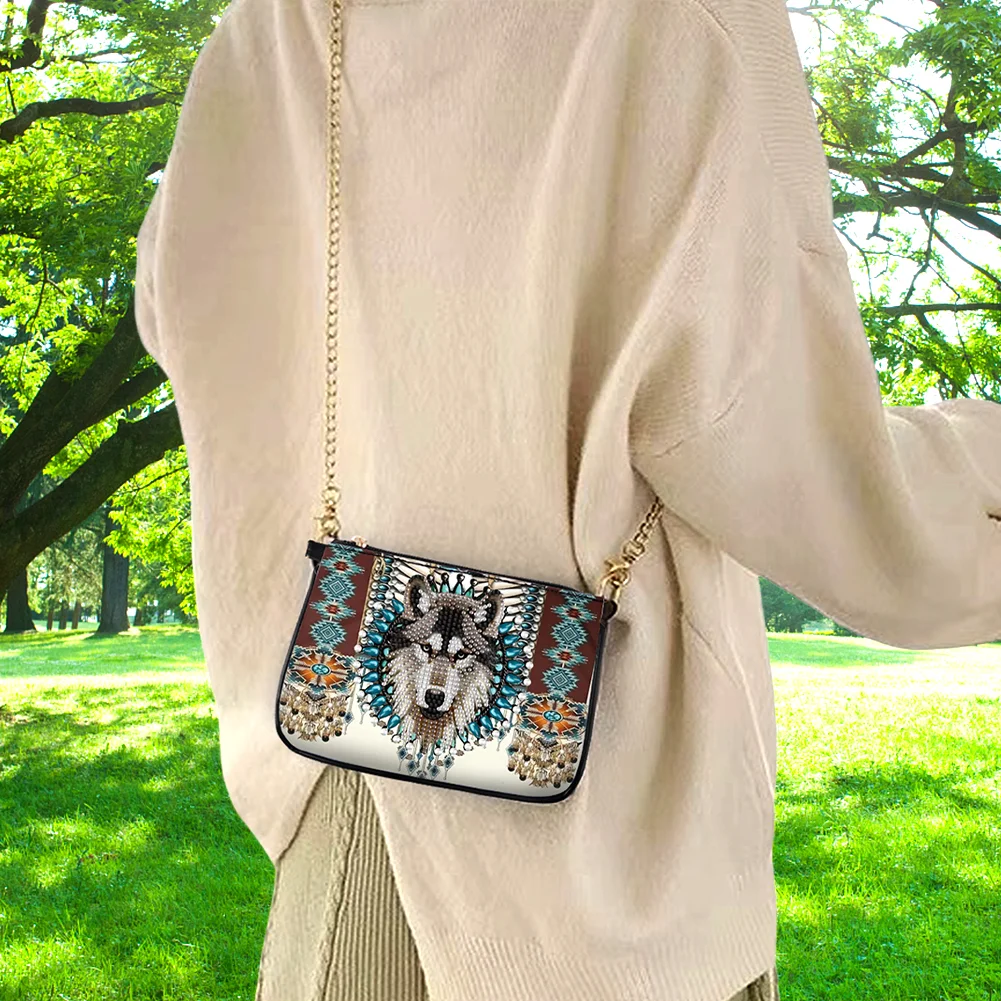 5D Diamond Painting Crossbody Chain Bags PU Diamond Art Purses (Wolf)