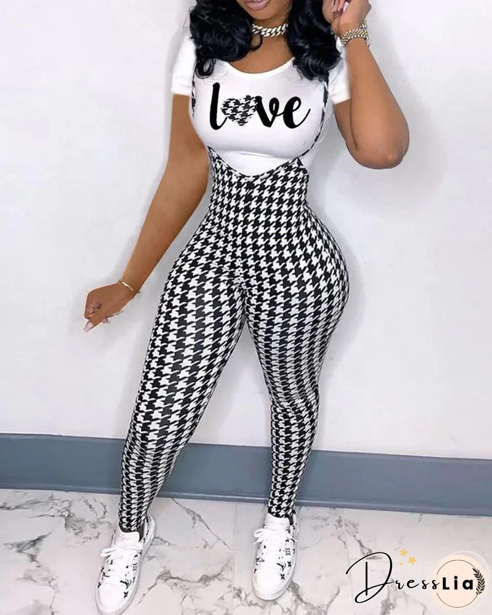 Heart Letter Houndstooth / Plaid Print T-shirt & Suspender Pants Set
