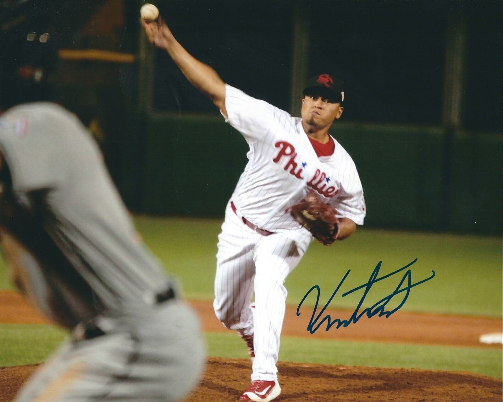 Autographed VICTOR ARANO 8x10 Philadelphia Phillies Photo Poster painting -COA