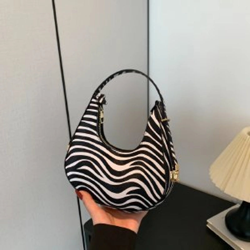 Women’s Medium Pu Leather Houndstooth Zebra Classic Style Streetwear Pillow Shape Zipper Underarm Bag