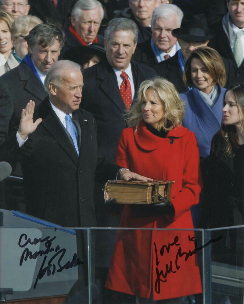 PRESIDENT JOE BIDEN & FIRST LADY JILL BIDEN SIGNED AUTOGRAPH 8X10 Photo Poster painting - ACOA