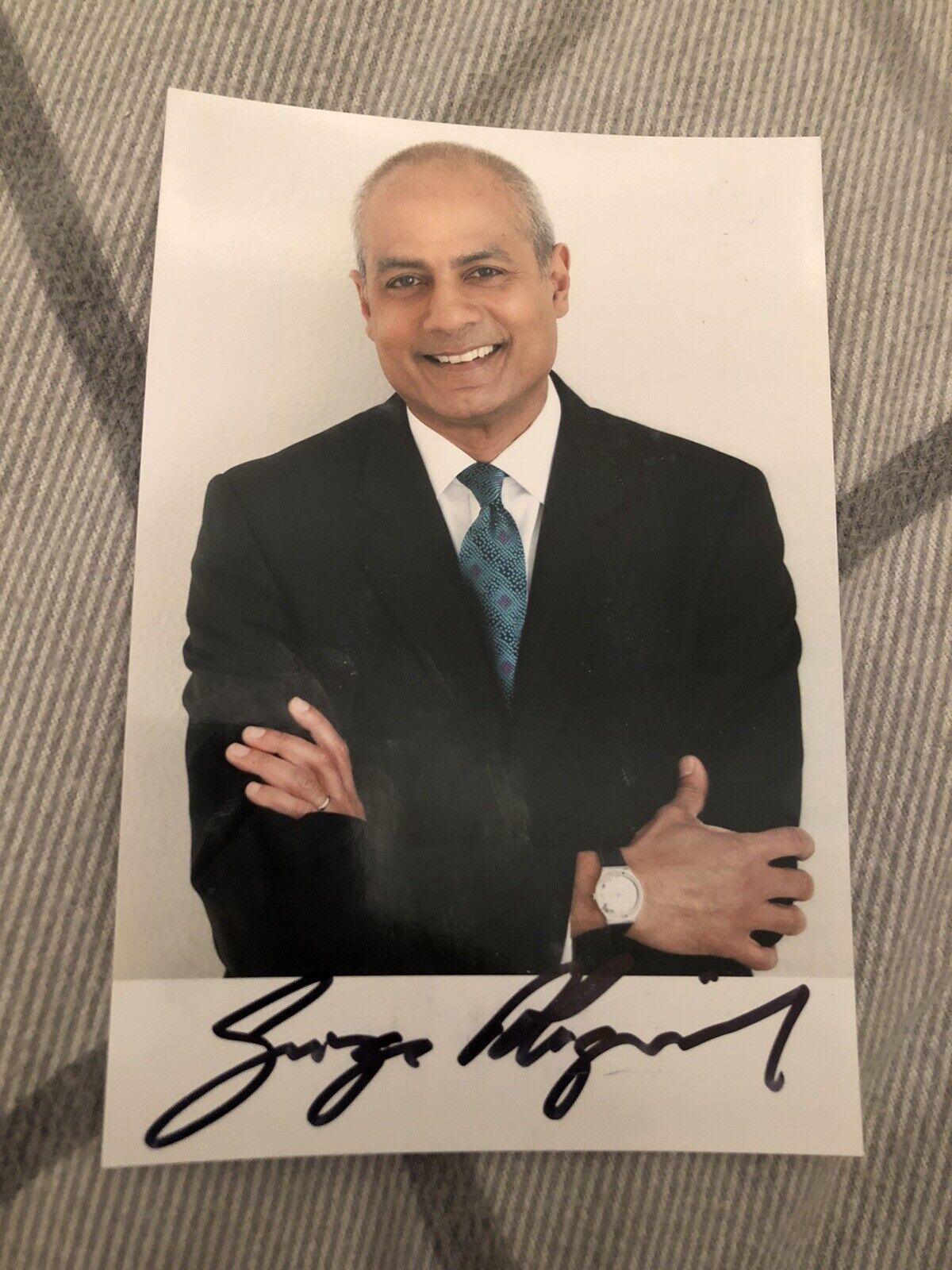 GEORGE ALAGIAH (BBC NEWS) SIGNED Photo Poster painting