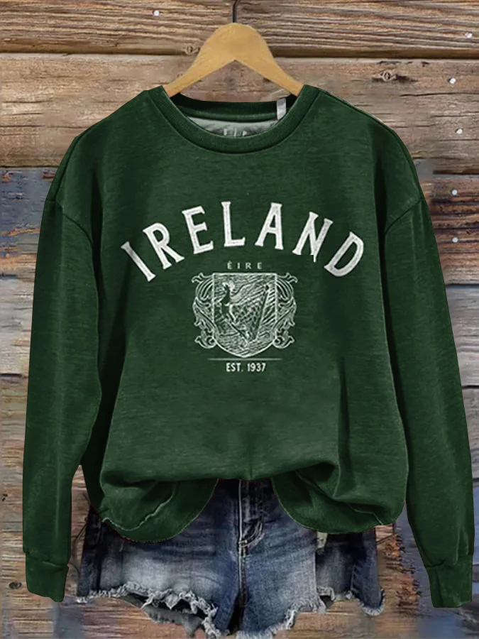 VChics Ireland Art Print Vintage Cozy Sweatshirt