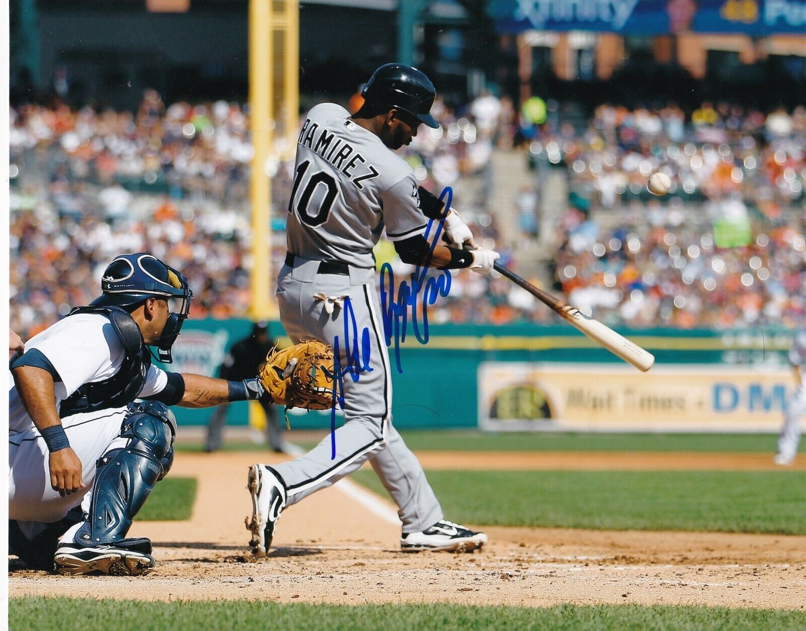 ALEXEI RAMIREZ CHICAGO WHITE SOX ACTION SIGNED 8x10