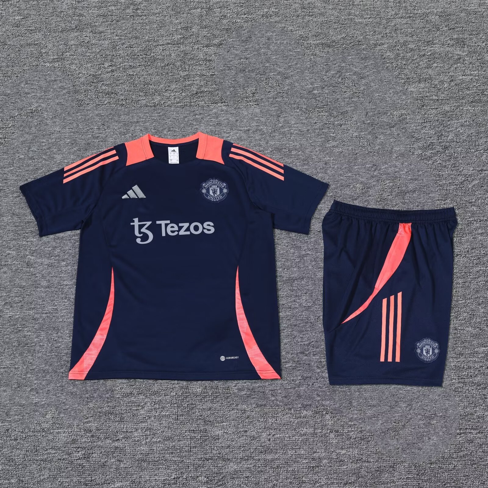 24/25 Manchester United Training Kit Short Sleeve Blue Soccer Jersey Thai Quality