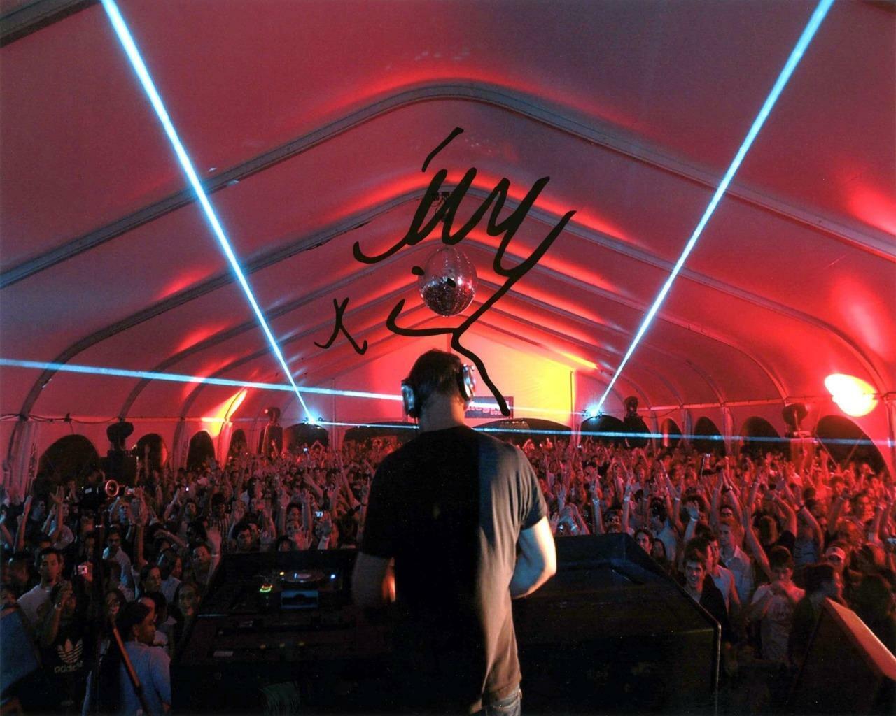 DJ Armin Van Buuren SIGNED AUTOGRAPHED 10 X 8