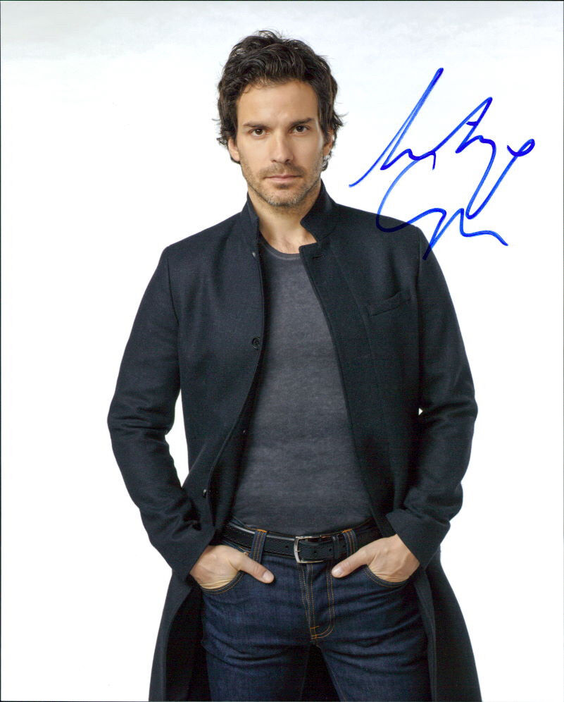 Santiago Cabrera (Salvation) signed authentic 8x10 Photo Poster painting COA