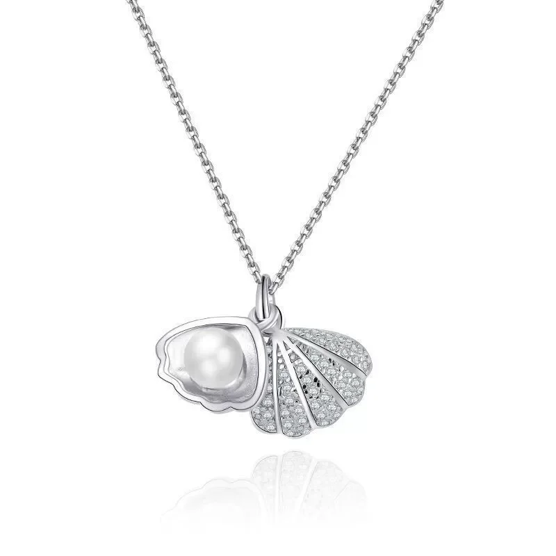 Necklace with shells and pearls (shells can be opened)