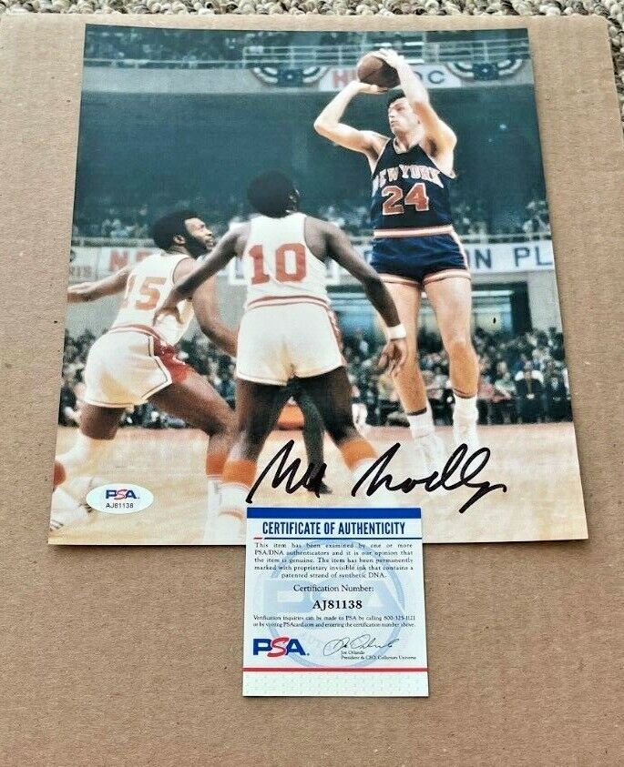 BILL BRADLEY SIGNED NEW YORK KNICKS 8X10 Photo Poster painting PSA/DNA CERTIFIED #2