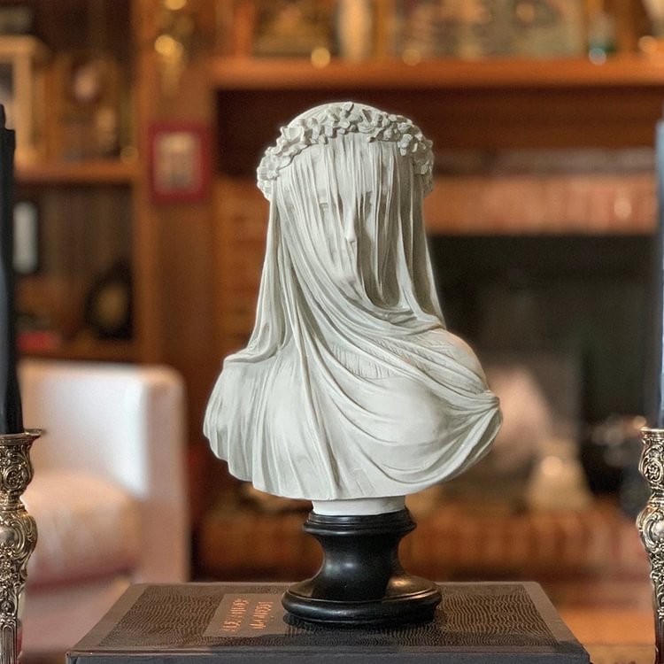 The Veiled Lady Gothic Sc​​ulpture