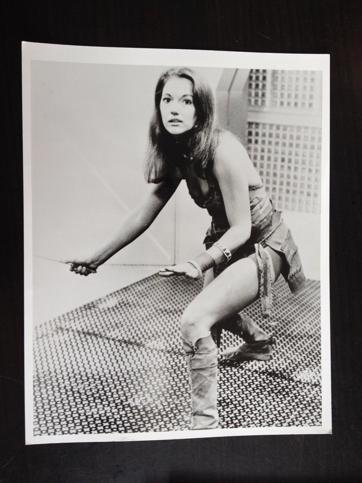 LOUISE JAMESON ( 7 ) - DR WHO ACTRESS - EXCELLENT UNSIGNED Photo Poster paintingGRAPH