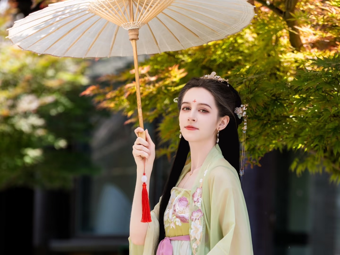 1 Day Experience the Elegance of Ancient China | Hanfu Rental & Styling