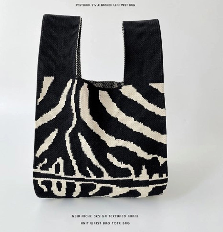 Women’s Medium Polyester Zebra Classic Style Open Handbag