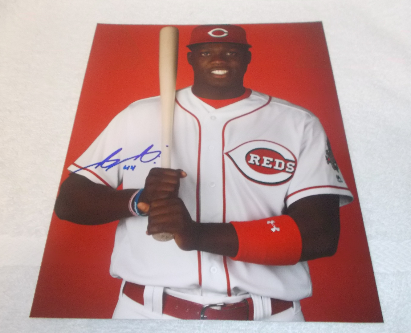 ARISTIDES AQUINO Cincinnati Reds SIGNED AUTOGRAPHED 8x10 Photo Poster painting COA Baseball MLB