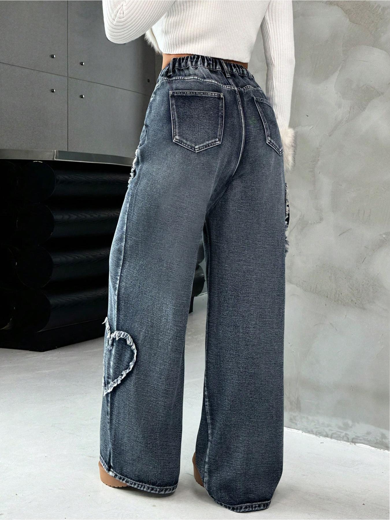 Women's Classic New Heart Embroidered Straight-Leg Jeans, Fashion Elegant Fitted Woven Denim Jeans for All Seasons, Versatile Washed Jean Style, Pants, Embroidery, Womenswear, Everyday