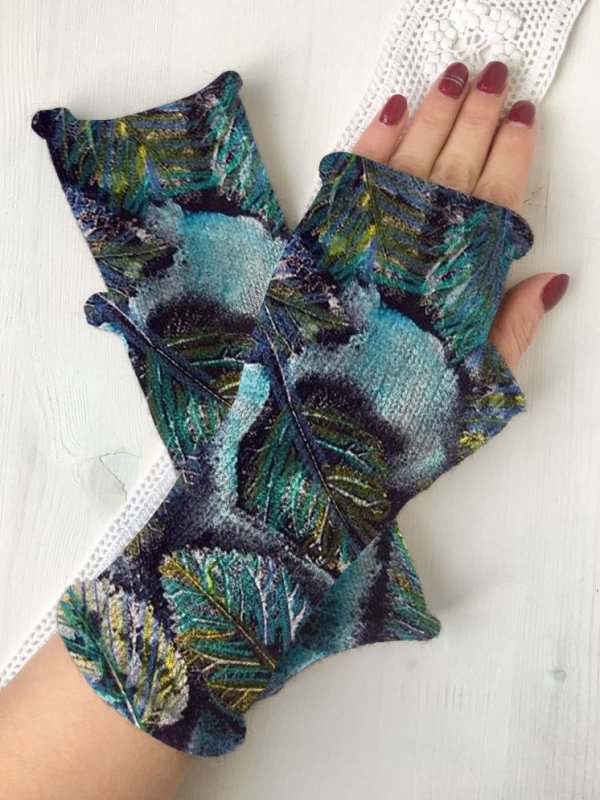 Retro leaves print knit fingerless gloves