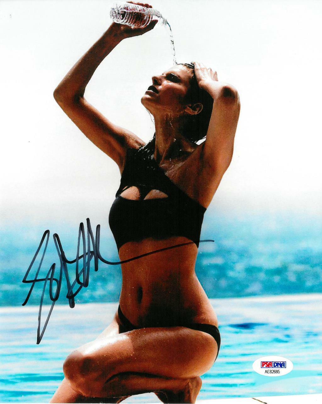 Lake Bell Signed Sexy Authentic Autographed 8x10 Photo Poster painting PSA/DNA #AE82685