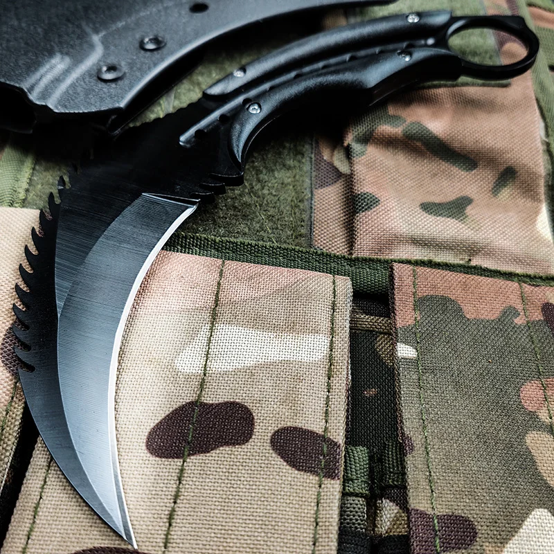 Self-defense outdoor knife, sharp and portable tactical fighting claw knife, outdoor survival knife.