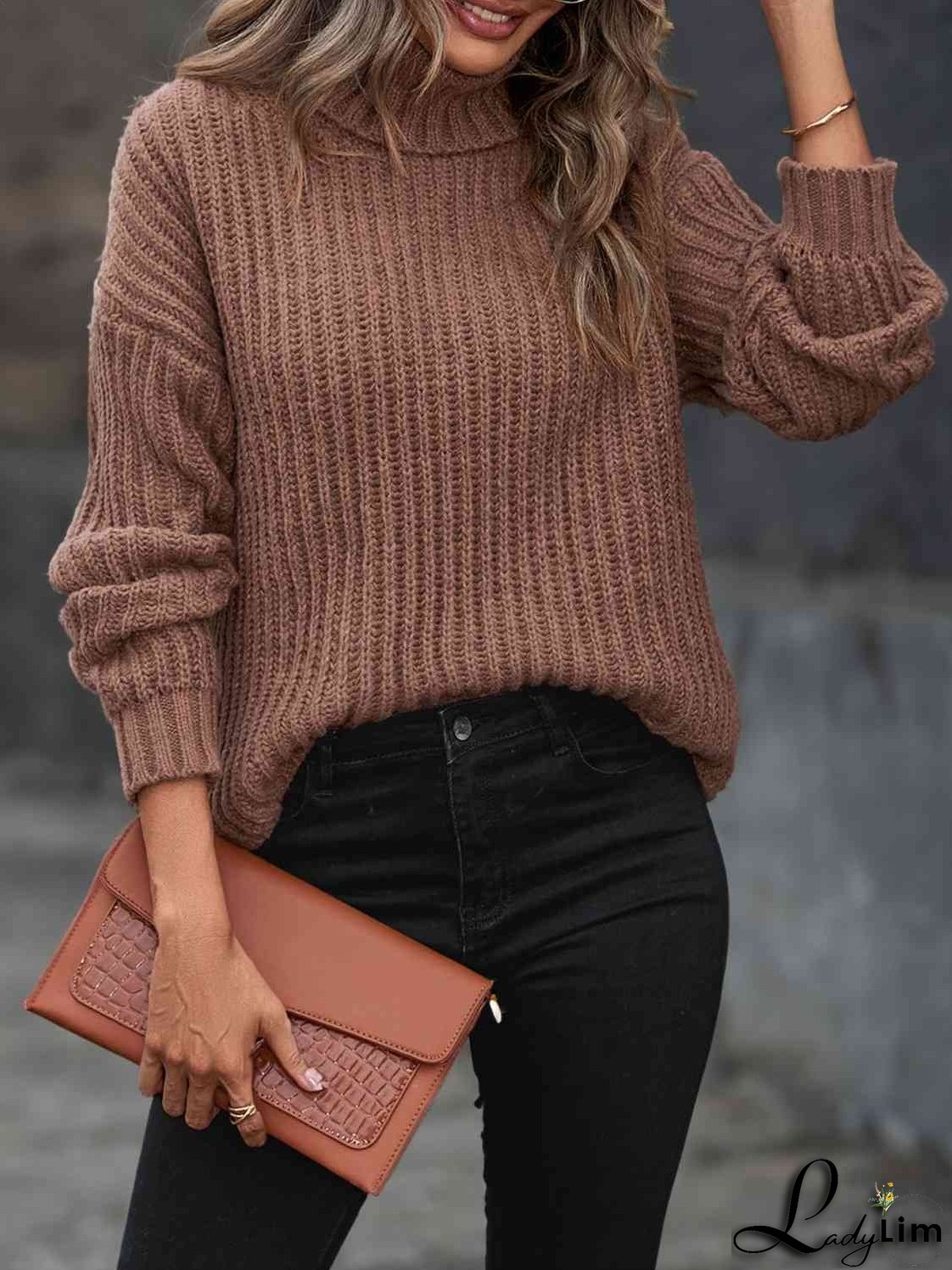 Fashionable and Minimalist Sweater