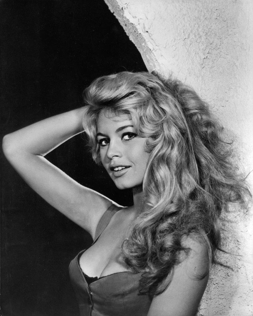 Brigitte Bardot 8x10 Picture Simply Stunning Photo Poster painting Gorgeous Celebrity #44