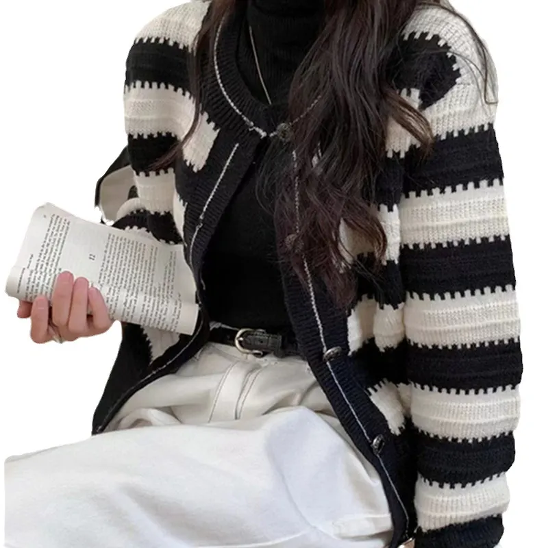 Churchf Churchf Waxy Small Fragrant Wind Sweater Coat Female 2024 New Design Sense Small Black And White Striped Knit Cardigan Short Female