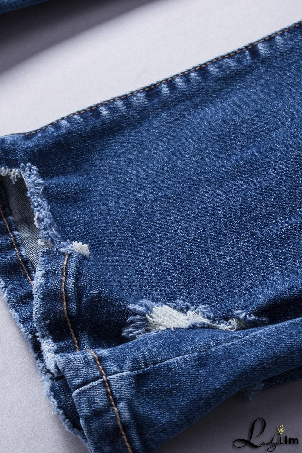 Stylish Women's High-Waisted Bootcut Flare Jeans with Side Pockets
