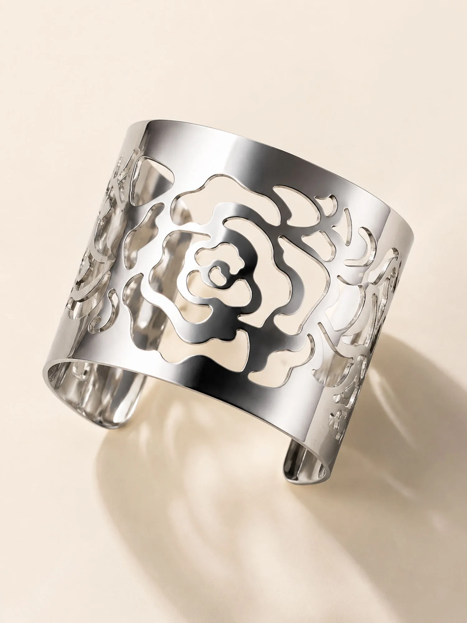 Perfect for a Western Gala &mdash; Silver Cut-Out Floral 2026 Spring/Autumn Women&rsquo;s Statement Cuff Bracelet