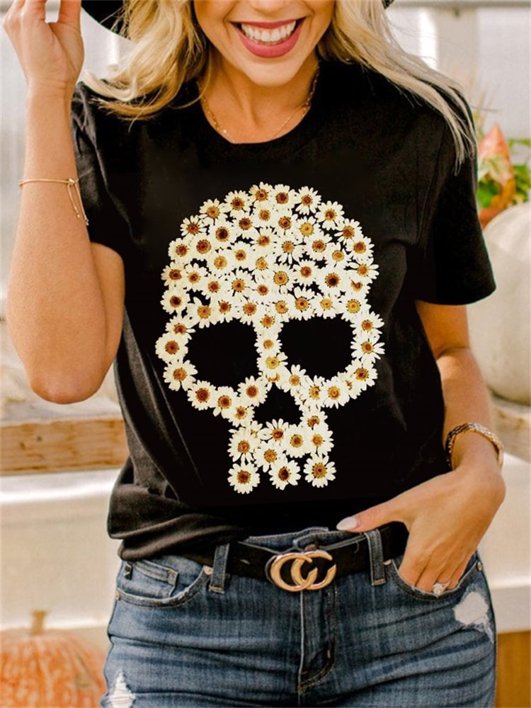 Vefave Unique Daisies Skull Graphic T Shirt