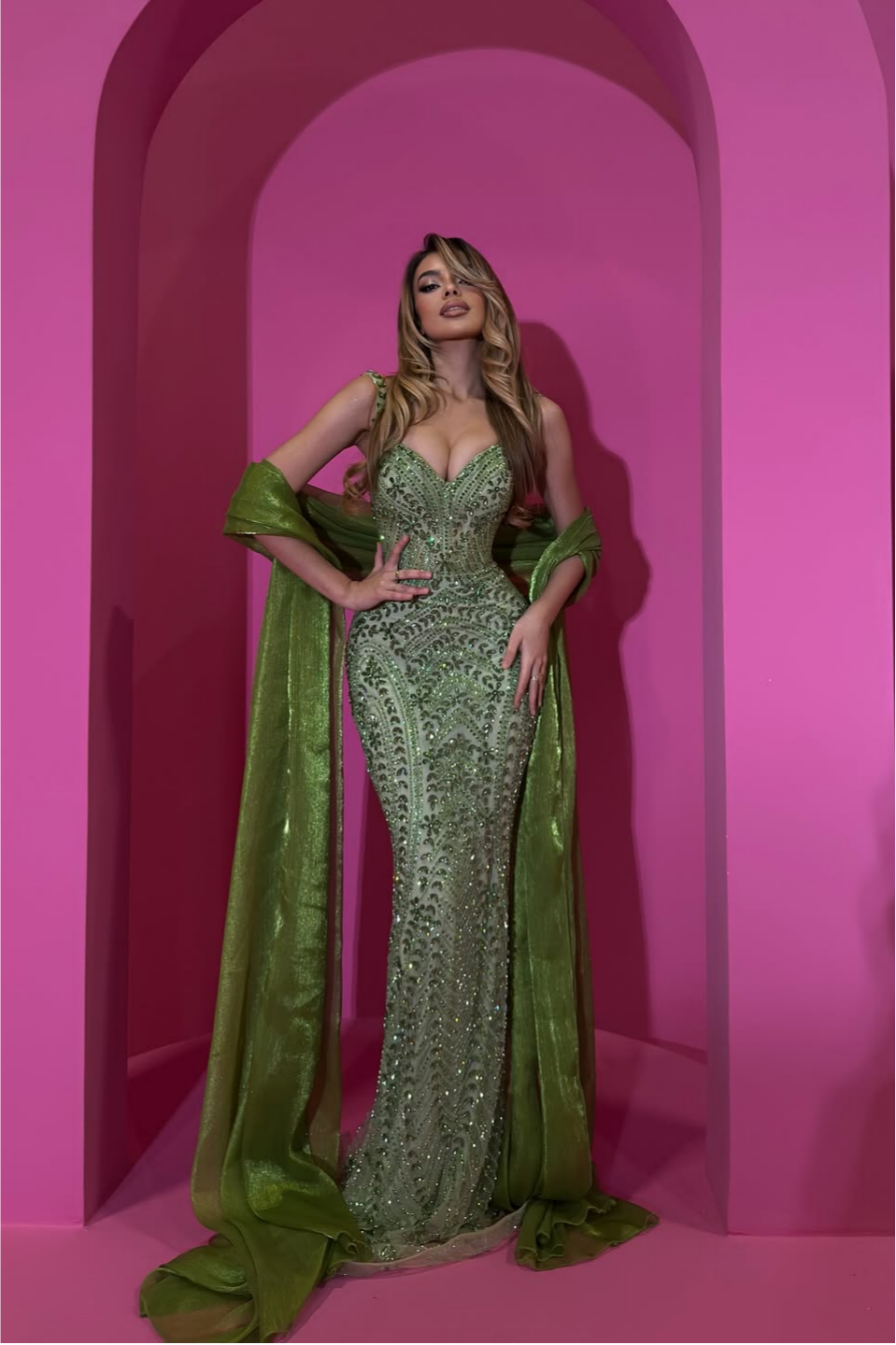 Lussooy Sweetheart Charming Green Spaghetti Strap Beaded Mermaid Long Prom Dress 