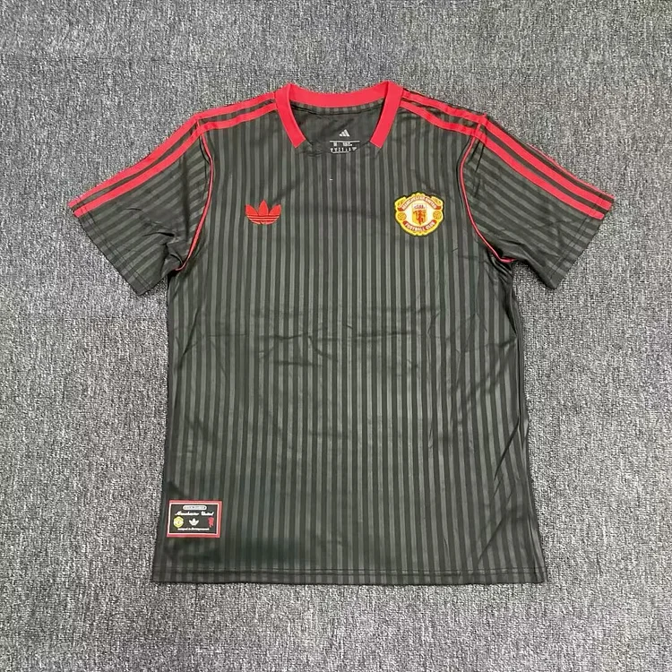 2025-26 Season - Manchester United Retro Commemorative Edition Black - Jersey - Fan Edition