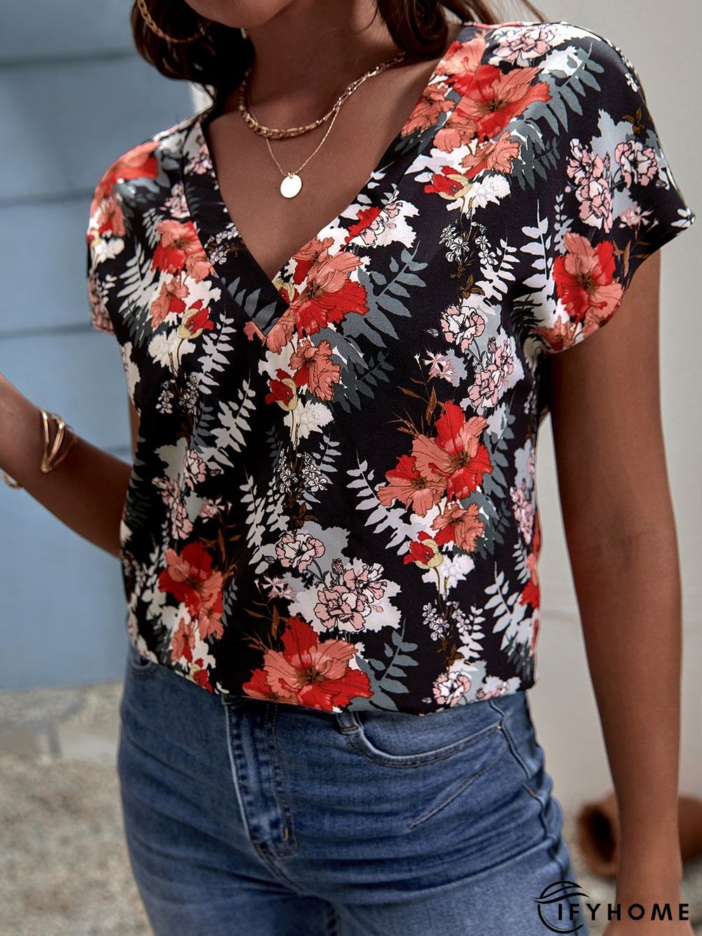 Regular Fit V Neck Casual Floral T-Shirt | IFYHOME