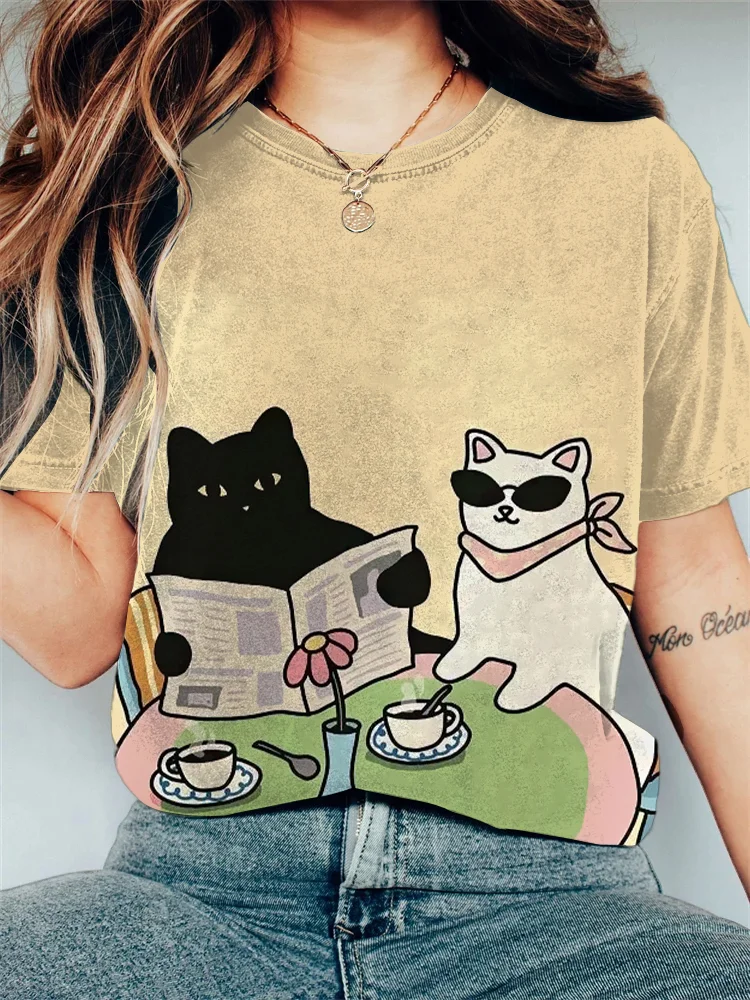 Women's Cat In The Cafe Art Print Casual T-Shirt