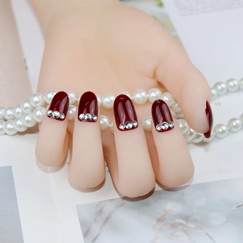 Beautiful Woman Fake Nails with glue 24pcs/Set Shiny Wine Red Short artificial nails Rhinestone Crystal Decor False Finger Nail-Nail Inspo