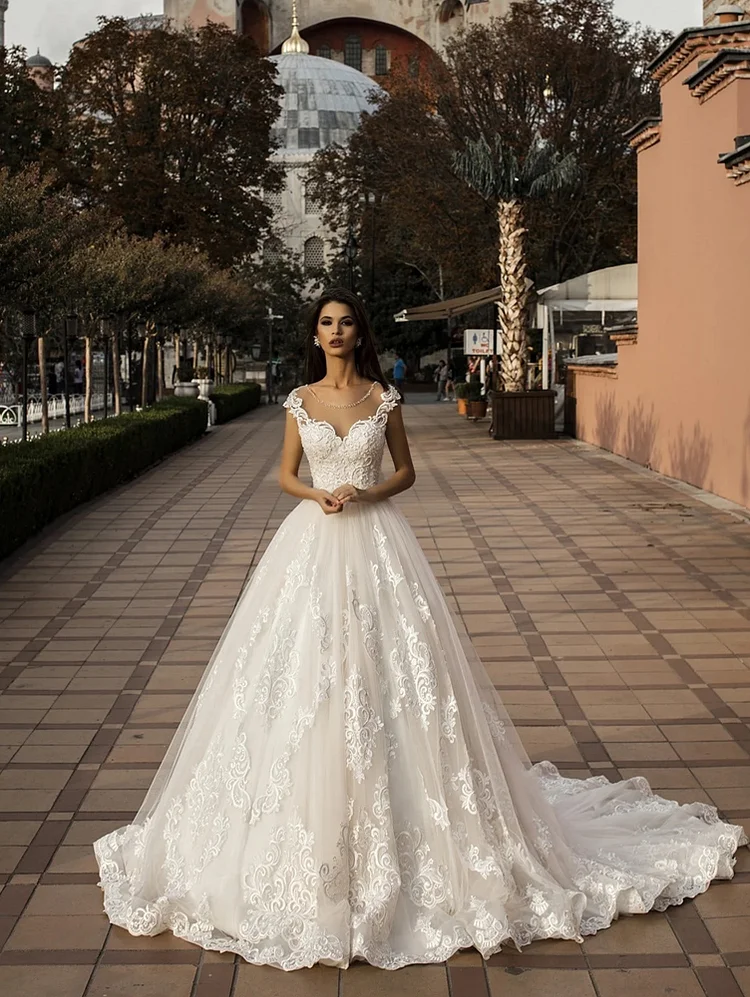 Elegant O-Neck Fluffy Wedding Dress Lace Long Sleeves Cutout on the Back Bride Gowns