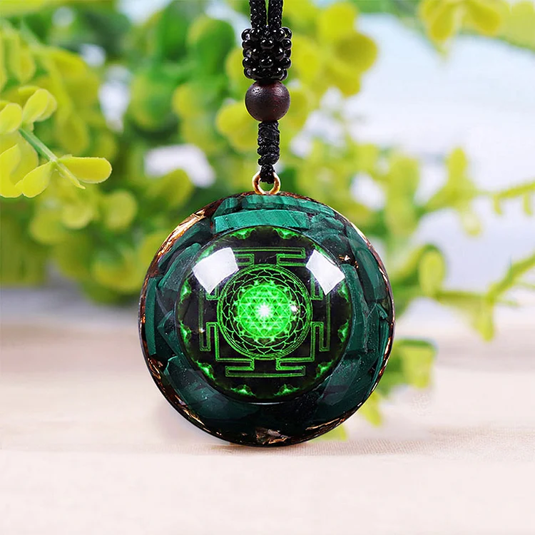 Olivenorma Malachite Calming Necklace