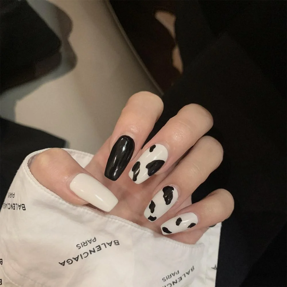 24pcs/set Long Stiletto Fake Nails Punk Snake Pattern Black White Matte False Nails Artificial Full Nail Tips Manicure Tools 1118-Nail Inspo