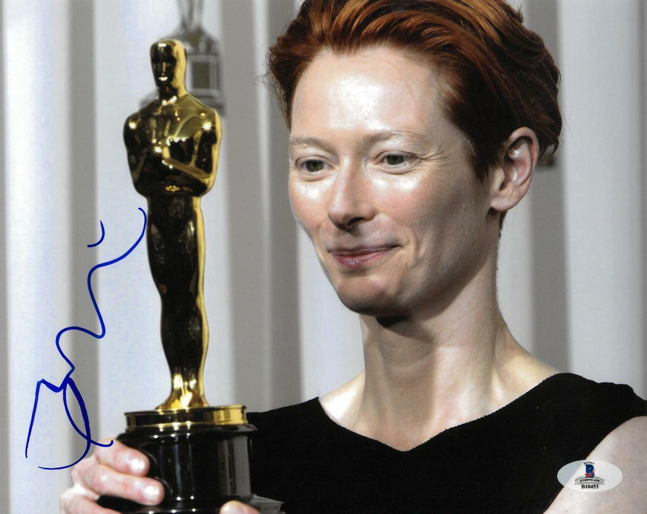 Tilda Swinton Signed Authentic Autographed 8x10 Photo Poster painting BECKETT #B10453