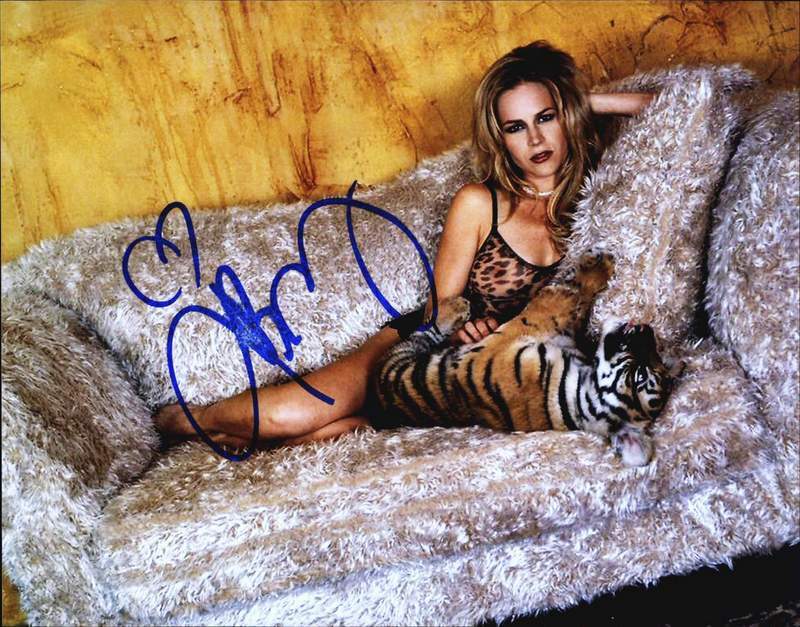 Julie Benz authentic signed celebrity 8x10 W/Certificate Autographed (A0004)