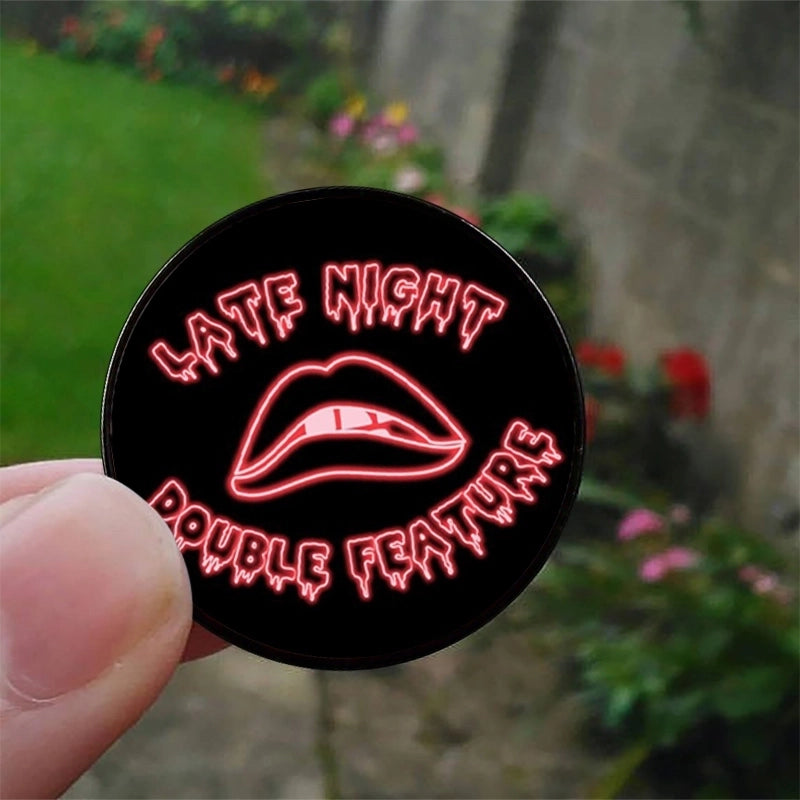 Casual Cartoon Style Lips Letter Alloy Women's Brooches